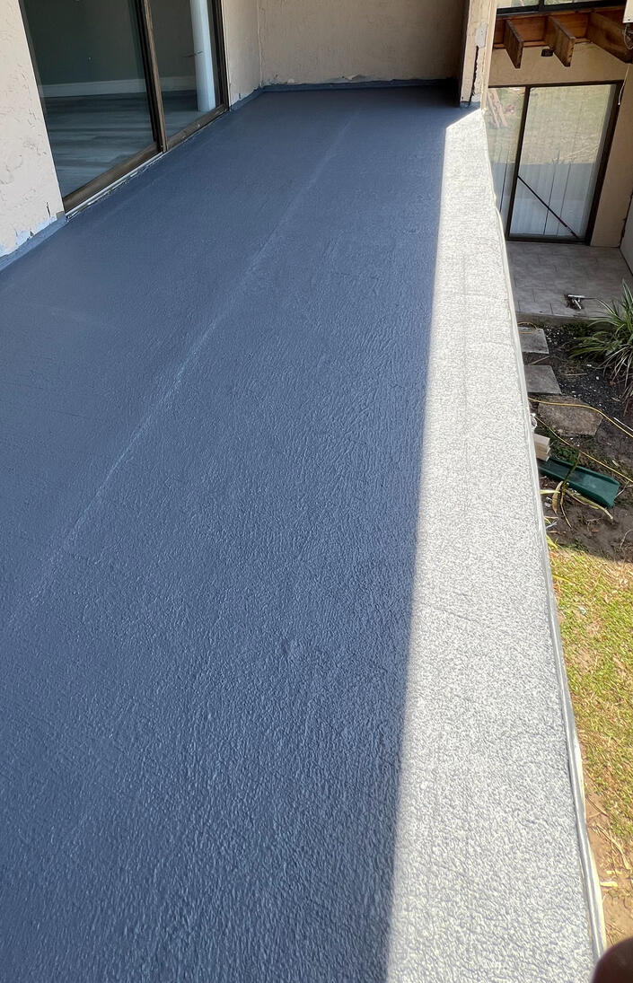 This system features a cementitious bond coat, acrylic coating and abrasion-resistant pedestrian finish.